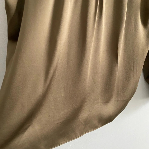 VINCE 100% Silk Bronze Green Flowy V-Neck Shirt Size XS - Picture 8 of 11